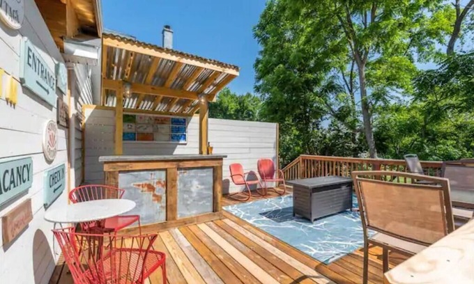 Steeles Tavern Casa | Rustic Treetop Cabin, Hot tub and on site Spa!
