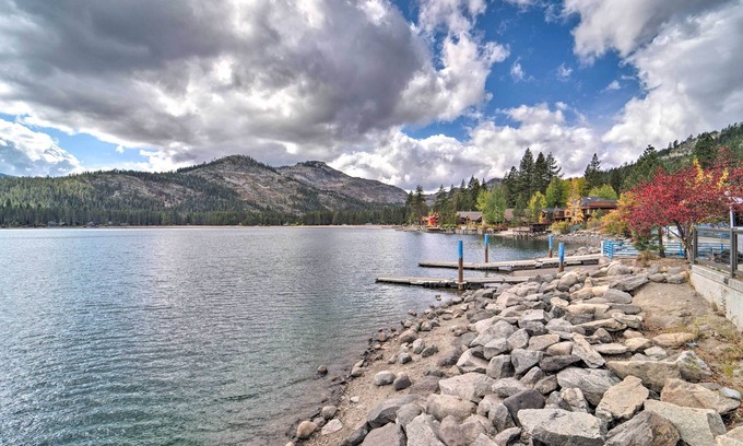 Truckee Casa | ¡NUEVO! Amplia casa de Truckee <1 milla al lago Donner