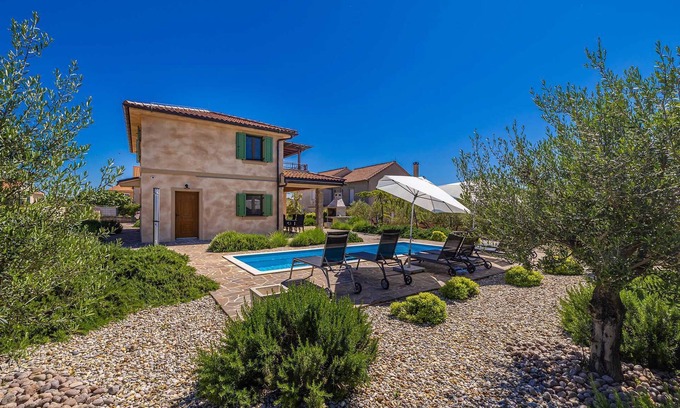 Milohnici Casa | Villa rústica Bellamare con piscina