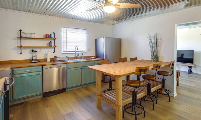 Lupton City Casa | Rustic Whitwell Home w/ Grill, Near State Parks!