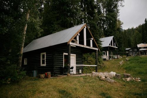 Columbia Valley Chalet De Esquí | Rustic Woodland Cabin at Beaverfoot