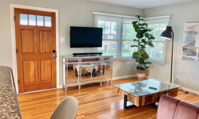 Coastal San Pedro Apartamento | RustlingLeaves.Kg&Qn.2ndFlrGarageLaundry