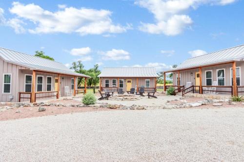 Wimberley Casa | RusTx Ranch Cottage Group 7-9