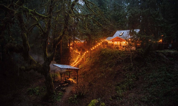 Verlot Cabina | Rusty Bridge River Lodge - Hot tub - Fireplace - Firepit