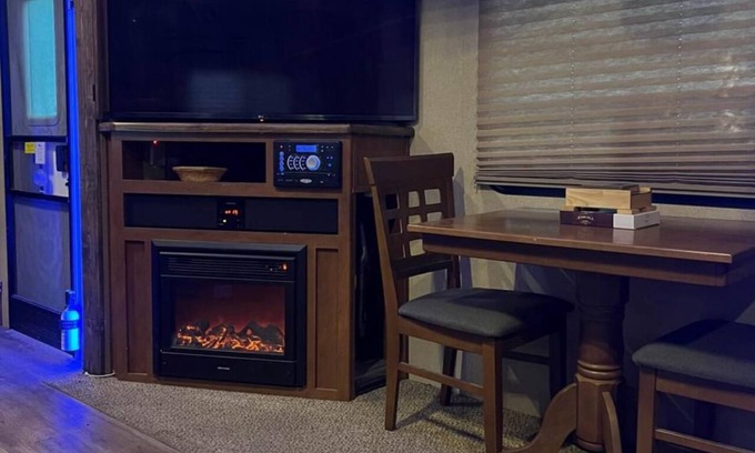 Southwest Ranches Casa | RV Getaway! Close enough to everything, but far enough away to get away!