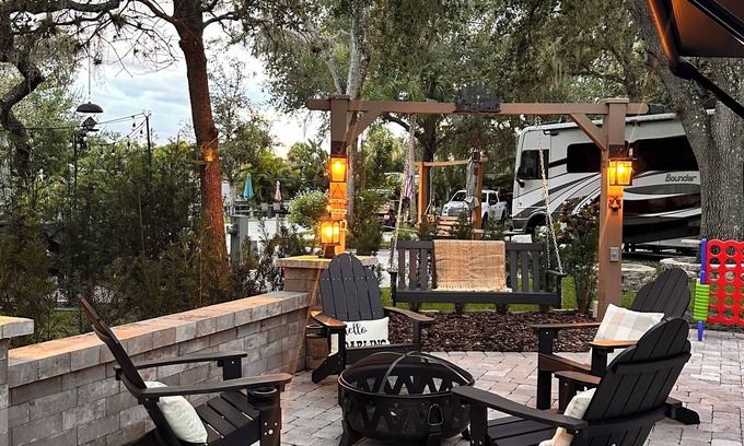 River Ranch Casa | RV in River Ranch, fully equipped, WiFi, Fire pit, outdoor games