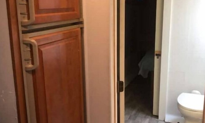 Kirby Casa | RV w/master bedroom, full bath & kitchen.