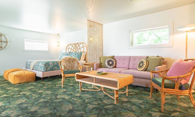 Rye Apartamento | Rye Motor Inn - Deluxe King Studio Apartment - ADULTS ONLY