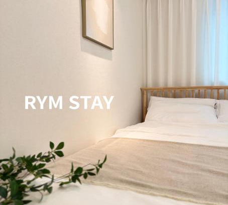 Seokchon-dong Casa | Rym Stay, Cozy 2BR, 3 Beds with Kitchen near Lotte Tower, Lotte World, KSPO Dome, & COEX
