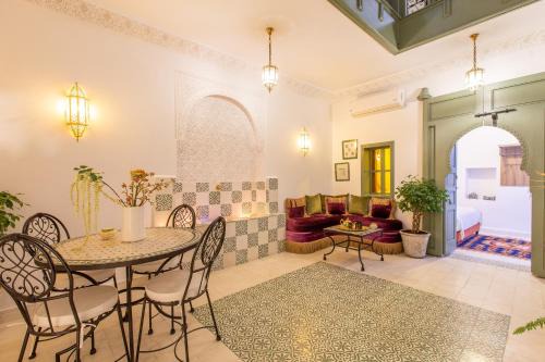 Riad Zitoun Jdid Casa | RZ22, 5 min de Jemaa El Fna, 4 Pers, Fibre Optique Wi-Fi