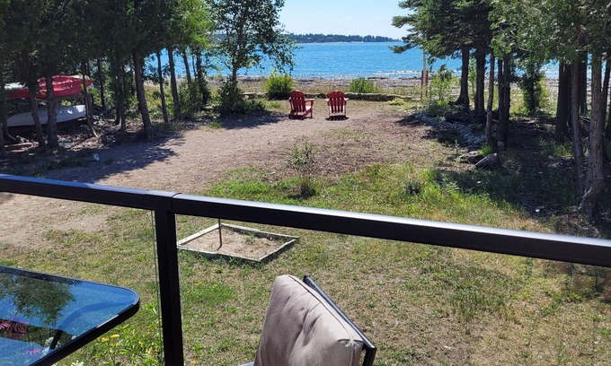 Northern Bruce Peninsula Casa | síocháin ("Peace" in Gaelic) Waterfront Chalet