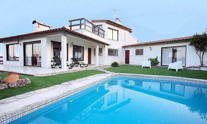 Salir do Porto Villa | Fantástica villa de lujo con piscina, jardín y sala de juegos.
