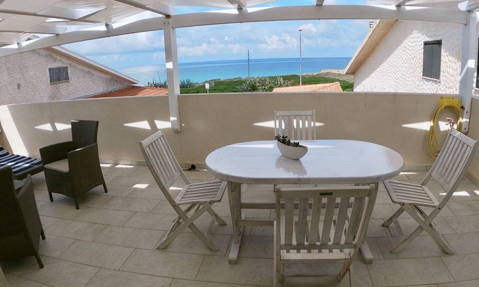 Putzu Idu Apartamento | S'arena Soada Facing the Sea