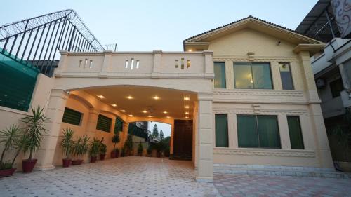 Loralai District Hotel | S Hotel Rooms