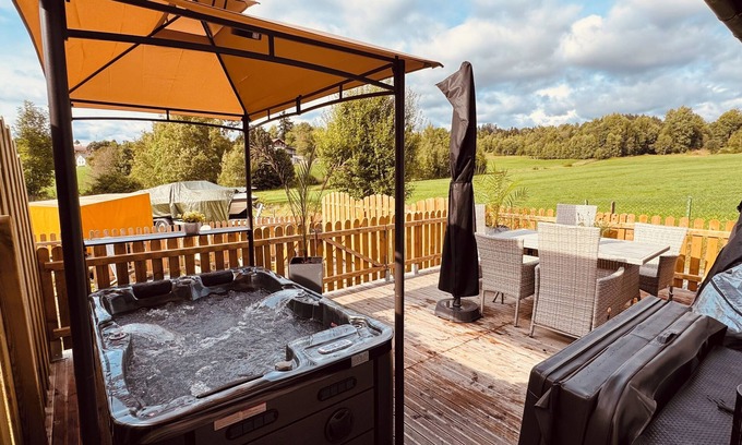 Neuschoenau Casa | S'Landhaus Apartment Wood-burning stove and infrared sauna Wellness shower