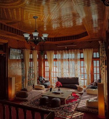 Kotkhai Casa | Saanjh by Limitless Stays