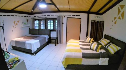 Kampung Padang Matsirat Cama Y Desayuno | Sabandy House B&B