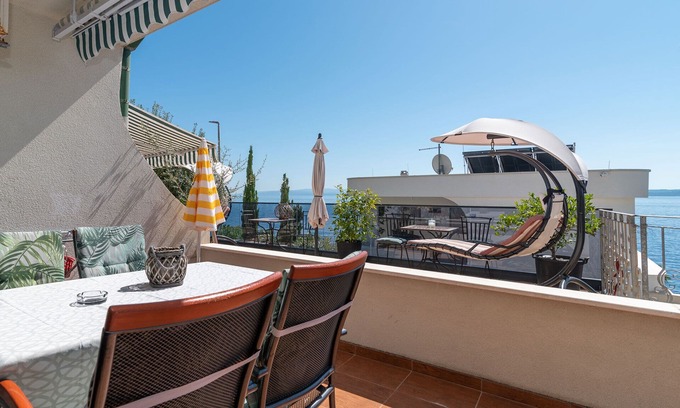 Businci Apartamento | SABLIC 1 apartamento con vistas al mar, a 30 metros de una playa en OKRUG GORNJI