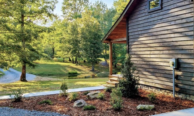 Tracy City Cabina | Sacré-Cœur de Cumberland - Private Cabin on Two Acres