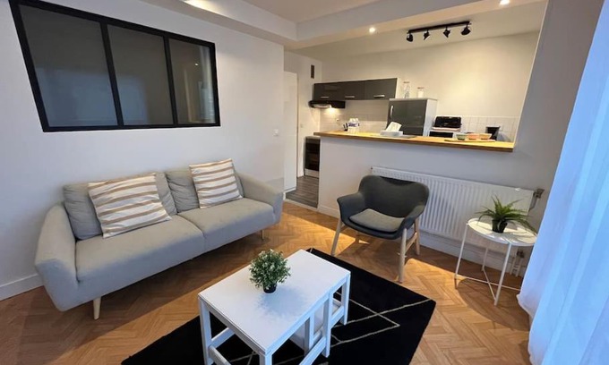Folie-Couvrechef Apartamento | Sador, Joli appt proche mémorial de Caen