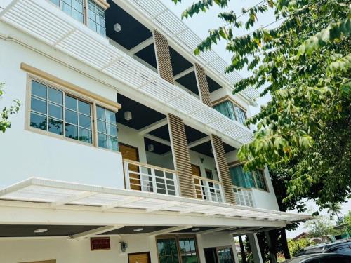 Nai Mueang Complejo | Saengcanthr แสงจันทร์