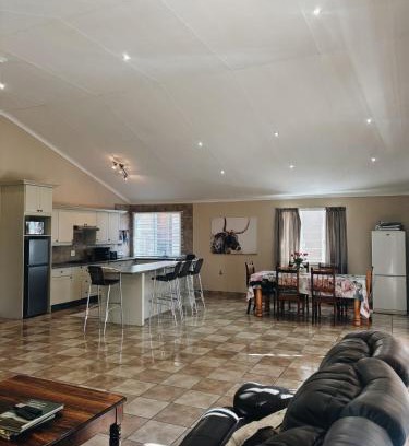 Clocolan Casa | Safari House at Zuikerkop