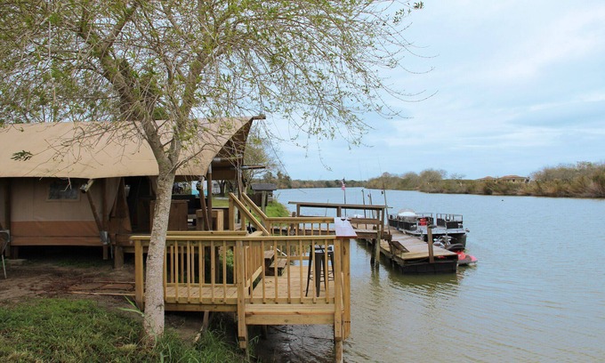 Texas Gulf Coast Cabina | Safari Tent Near SpaceX & Boca Chica Beach!