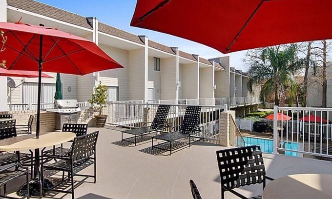 Metairie Condominio | SAFE & CENTRALLY LOCATED 3Bed/1.5Ba 9 mins to Hospitals/French Quarter/Superdome