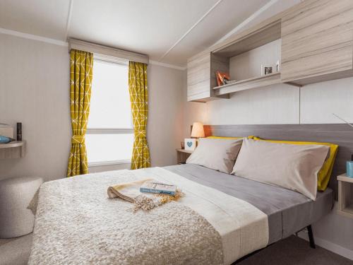 Dunbar Casa | Sage Caravan 2 at Thurston Manor Leisure Park
