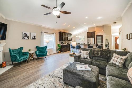Saginaw Casa | Saginaw Home with Fenced Yard 11 Mi to Fort Worth!