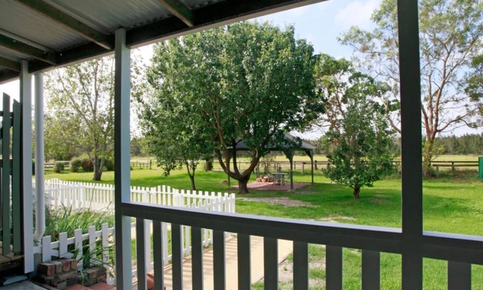 Anna Bay Apartamento | Sahara Trails 'Studio' - WiFi, Air Conditioning, Horse Riding and much more !!