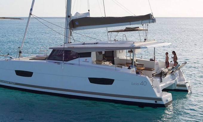 Road Town Alquiler De Eote | Nueva marca de lujo Fountaine Pajot 40