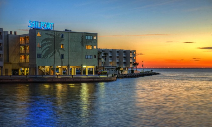 Rocky Point Apartamento | Sailport Waterfront Suites
