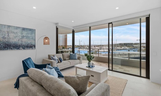 Shell Cove Apartamento | Sailview Escape - A Tranquil Marina Hideaway