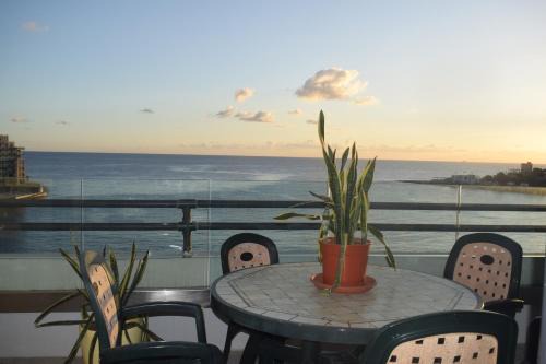 St. Julian's Apartamento | Saint Julians Seafront 200m2 beautiful Apartment