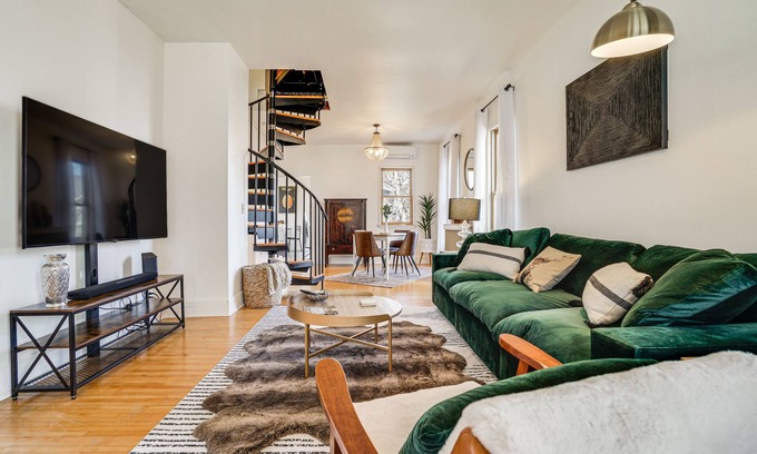 Summit - University Casa | Saint Paul Vacation Rental Near Shopping & Dining!