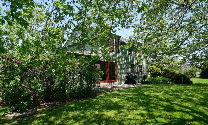 Little Compton Casa | Sakonnet Point Water View Home con 8 minutos a pie de idílica playa privada