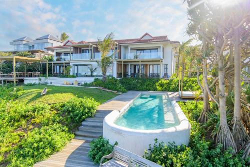 Shaka's Rock Hotel | Sala Beach House
