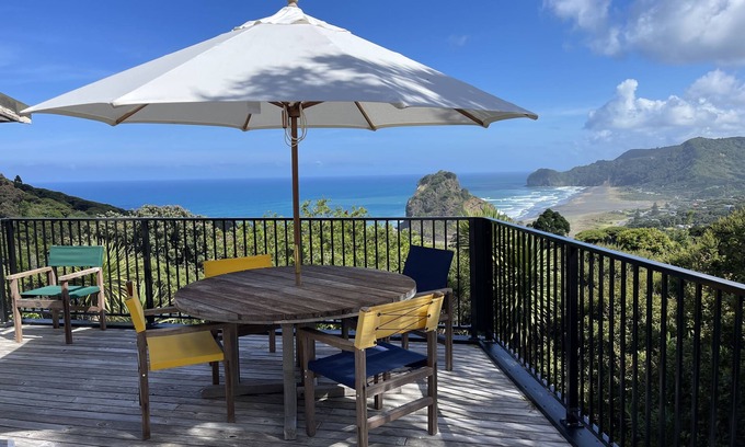 Piha Casa | SALE UNTIL OCTOBER - $330.00 per night.