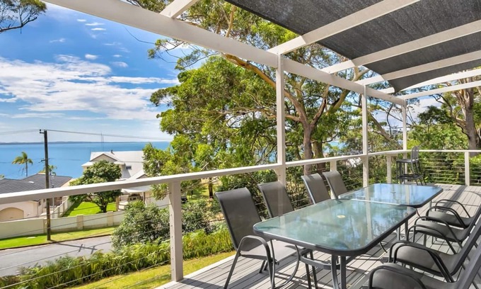 Salamander Bay Casa | Sally Beach house with ocean views