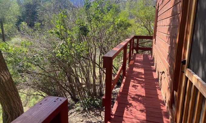 Salmon Apartamento | Salmon. Quaint apt w/sep entry in quiet neighborhood @ end dead end rd w/views!