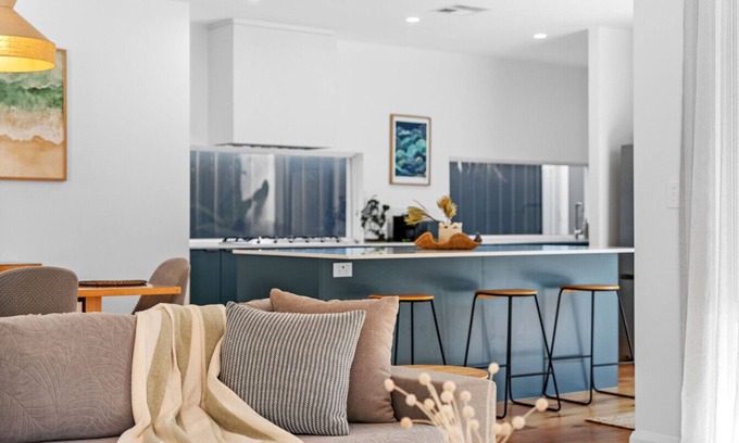 Scarborough Apartamento | Salt and Serenity – Short Walk to Beach