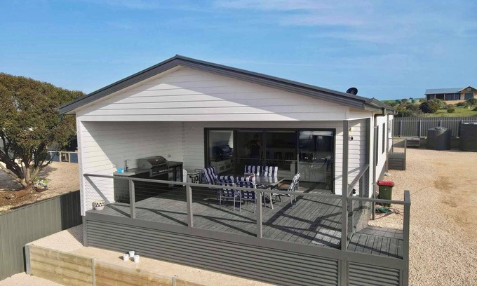 Wrenfordsley Casa | Salt Eyre Sceale Bay Holiday House