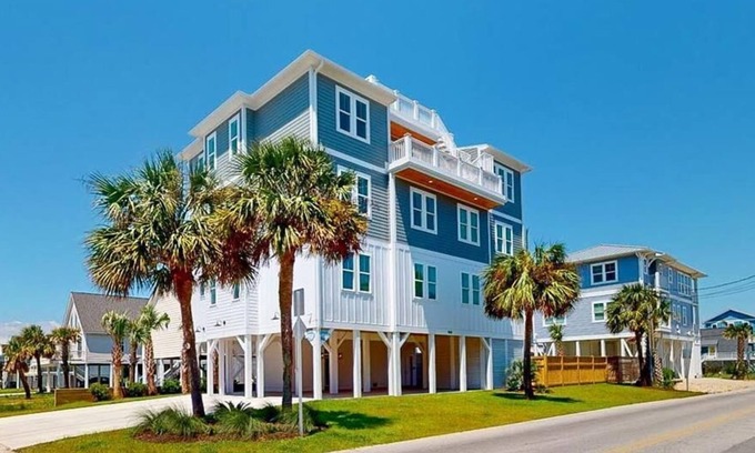 North Carolina Coast Casa | Salt House - Luxury Vacation Home with Private Pool, Elevator, & Much More!