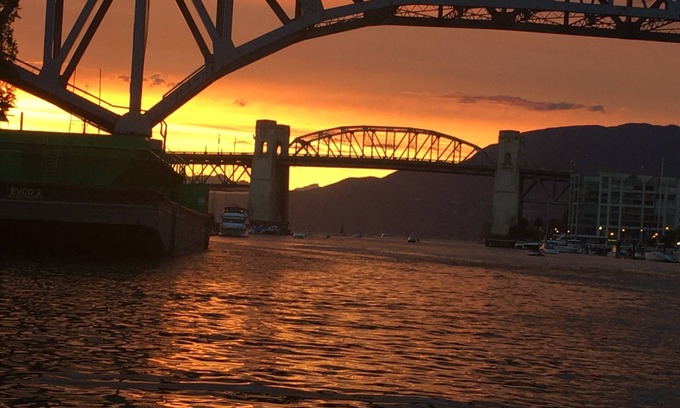 Granville Island Alquiler De Eote | Salt Life - Stunning 2 bdrm boat at Granville Island for stays - also charters..