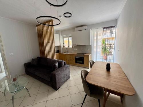 Mesolongi Apartamento | Salt & Soul downtown apartment
