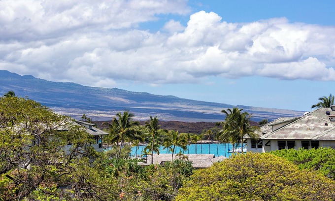 Waikoloa Condominio | ** Vista al mar ** Lanai envolvente ** A pie de tiendas y restaurantes ** ¡5 estrellas!