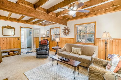 Thompsonville Casa | Saltbox
