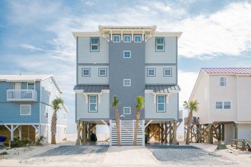 Long Beach Casa | Saltwater Blessing by Oak Island Accommodations