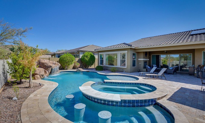 Estrella Mountain Ranch Casa | Saltwater Pool & Swim-Up Bar: Goodyear Oasis!